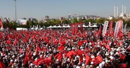 У Стамбуле прайшла шматтысячная акцыя пратэсту супраць прысуду апазіцыянерцы